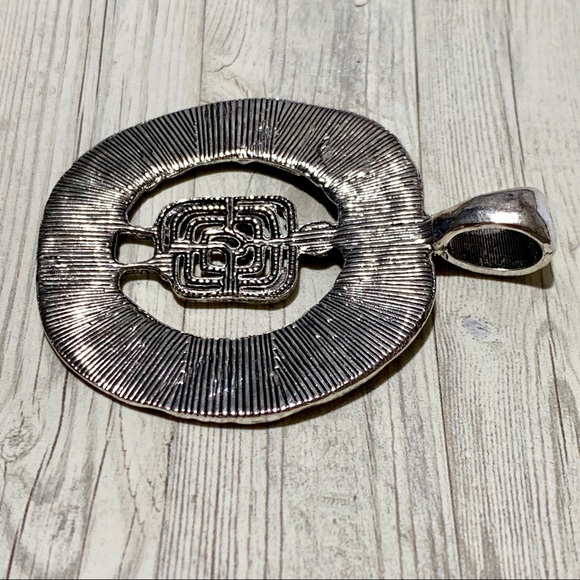 Round Boho Chic Pendant Antique Silver Rhombus - Picture 7 of 7